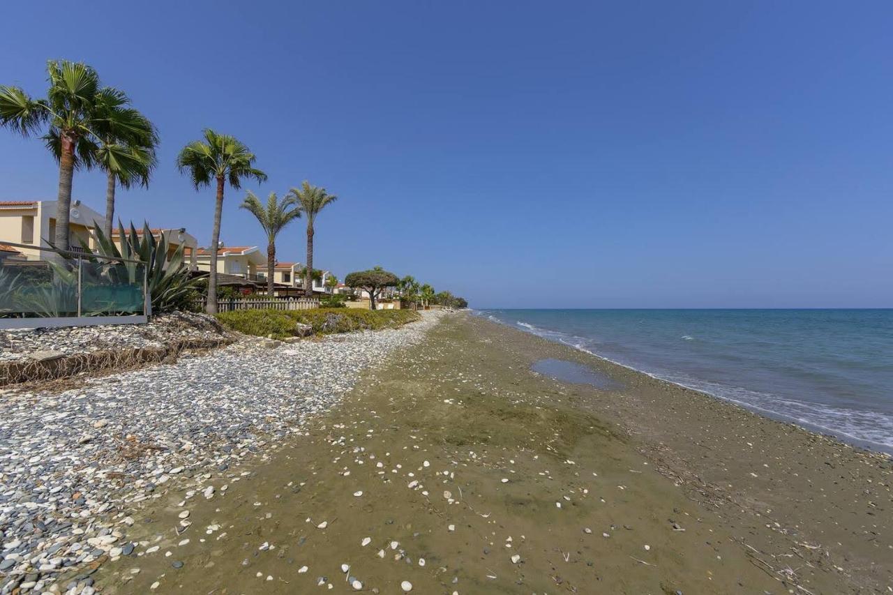 Beachfront Villa Carpe Diem Kiti Bagian luar foto