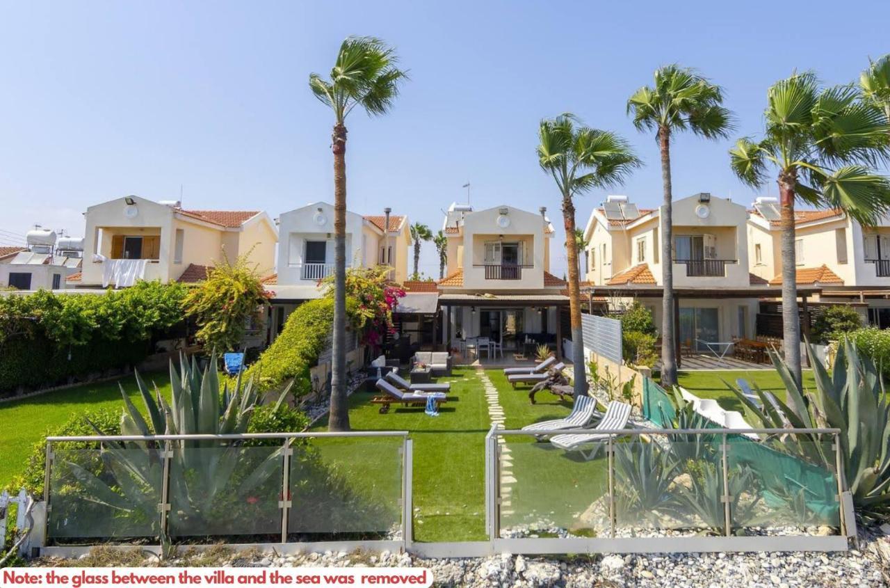 Beachfront Villa Carpe Diem Kiti Bagian luar foto
