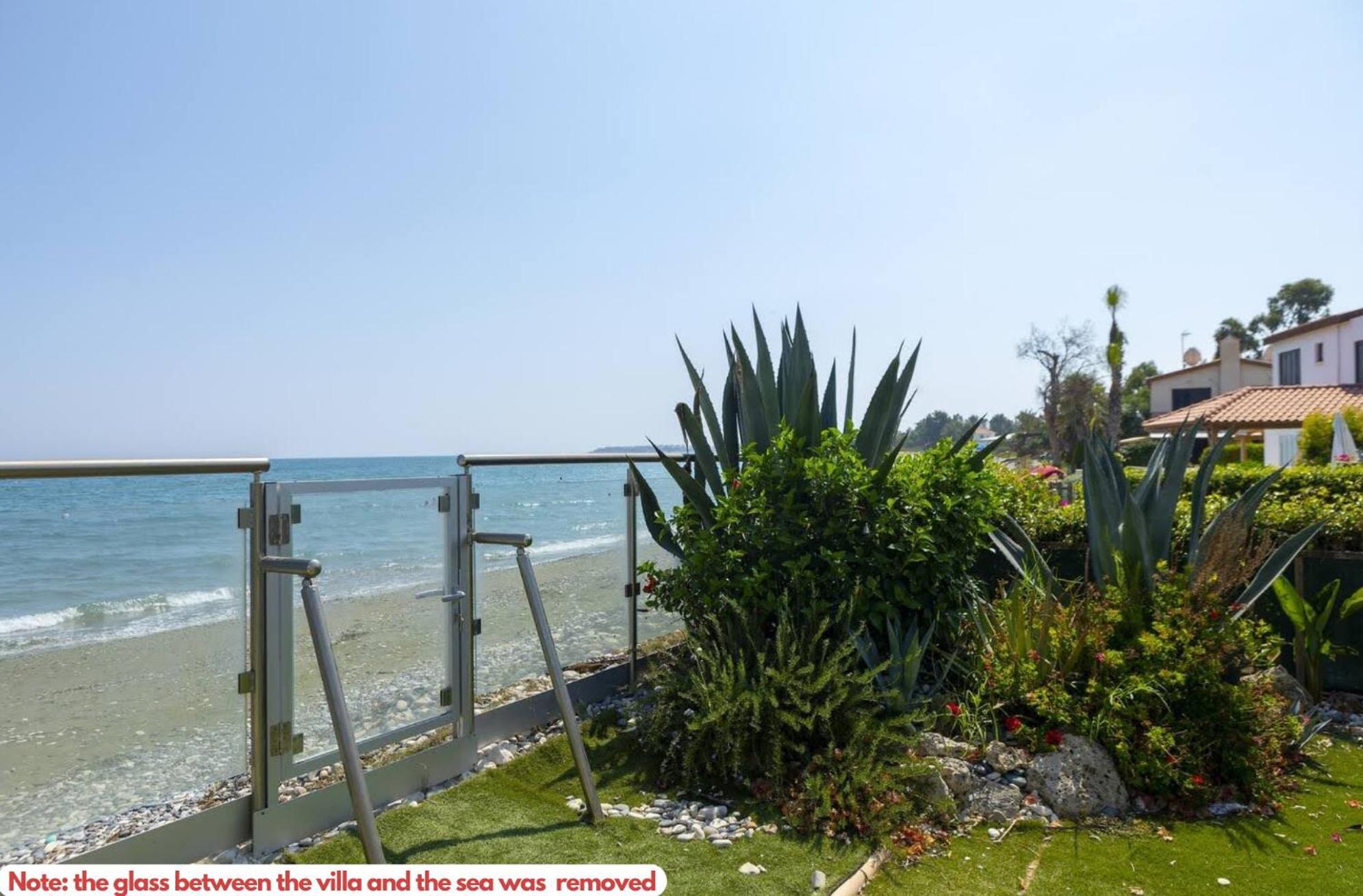 Beachfront Villa Carpe Diem Kiti Bagian luar foto